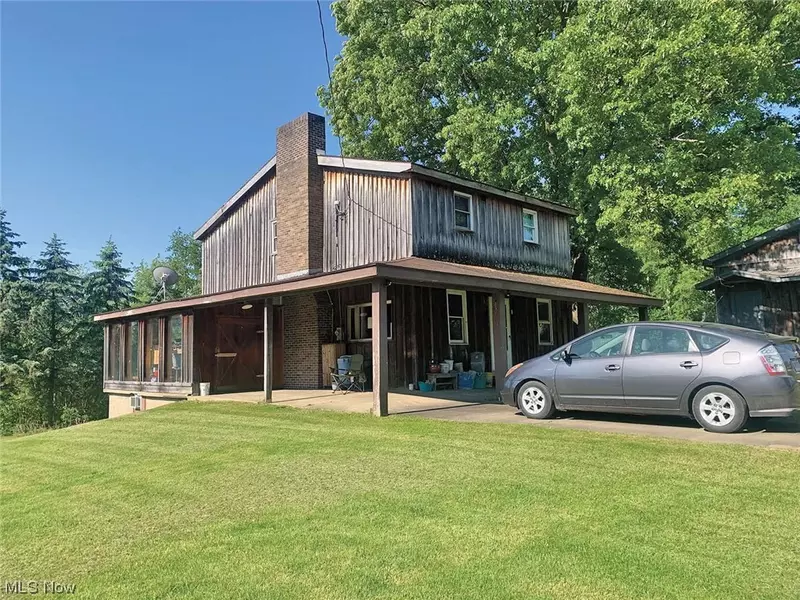 3131 Nome RD NE, Salineville, OH 43945