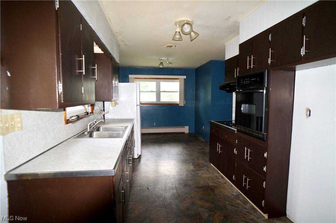 Newton Falls, OH 44444,10517 Holcomb RD