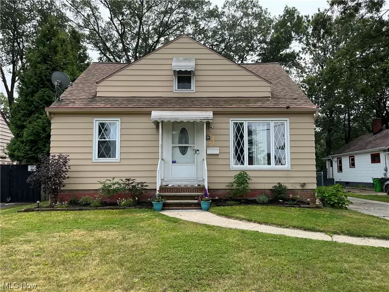 709 South ST, Brooklyn Heights, OH 44131