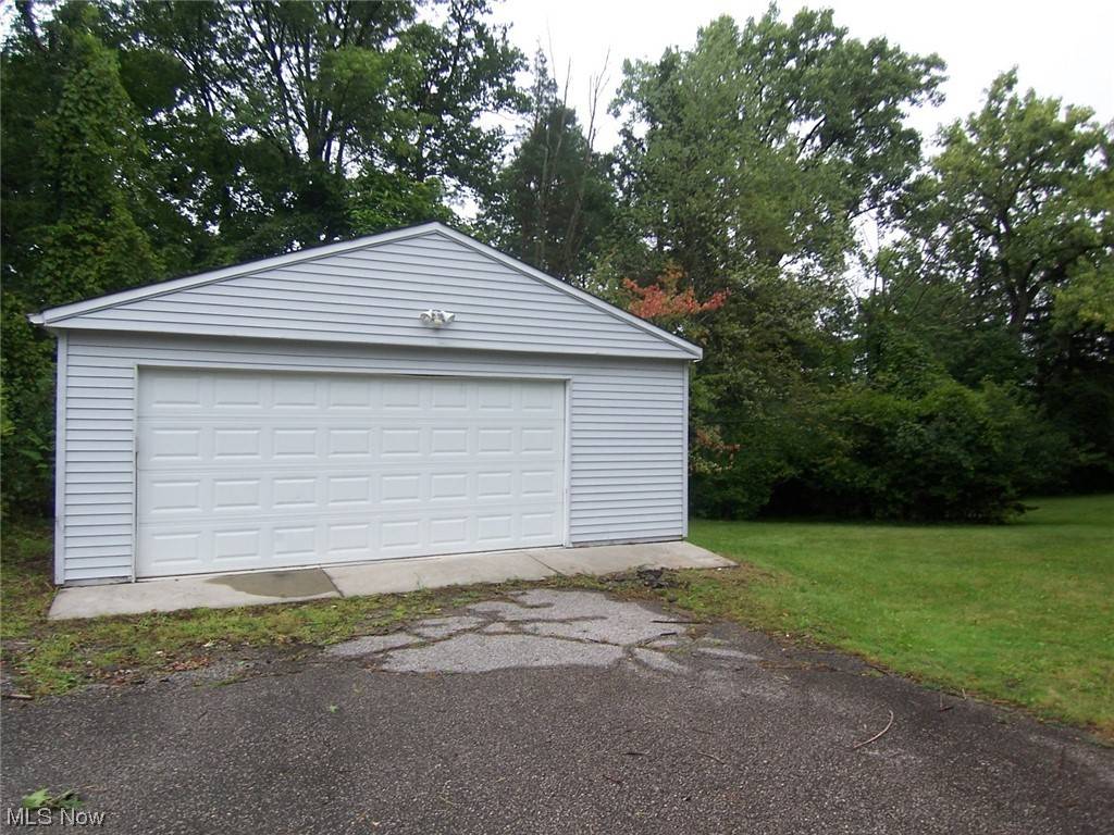 Brecksville, OH 44141,6815 Oakes RD