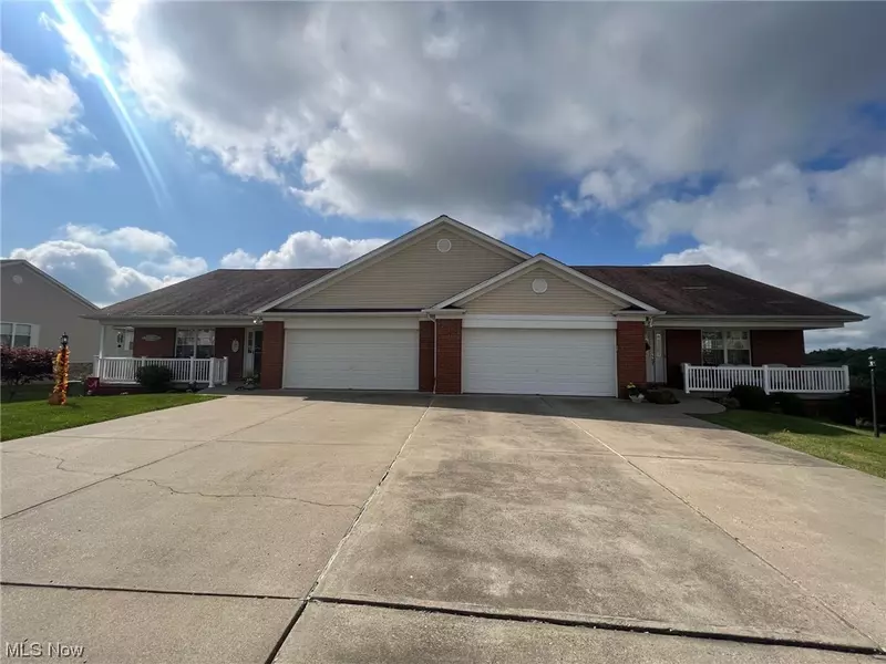 51982 Scotch Pine Dr, St. Clairsville, OH 43950