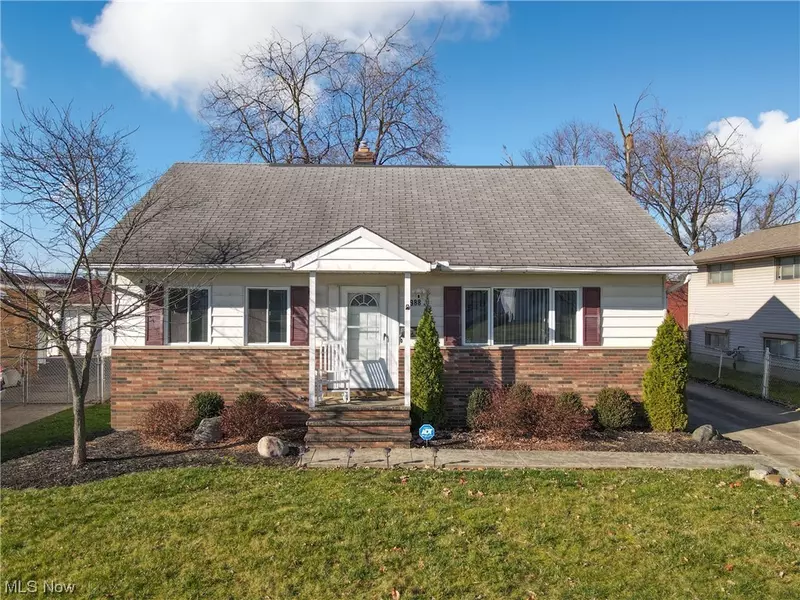 5988 White Pine DR, Bedford Heights, OH 44146