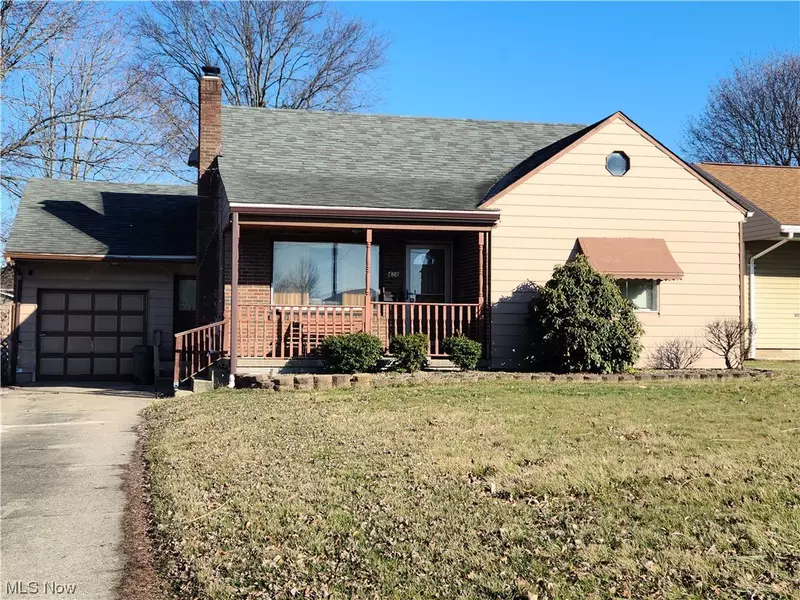 428 Blossom, Campbell, OH 44405