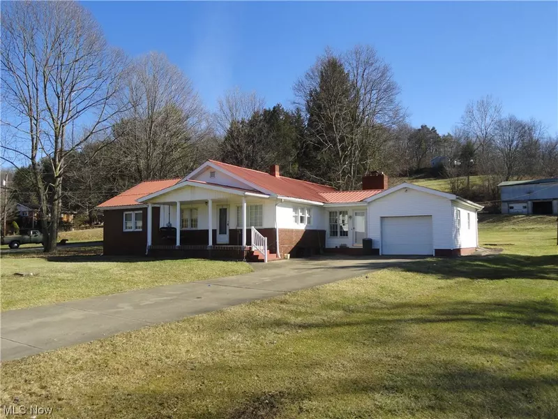 5492 Veterans BLVD, Chester, WV 26034
