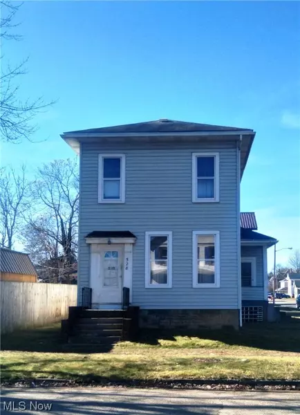 528 N UHRICH ST, Uhrichsville, OH 44683