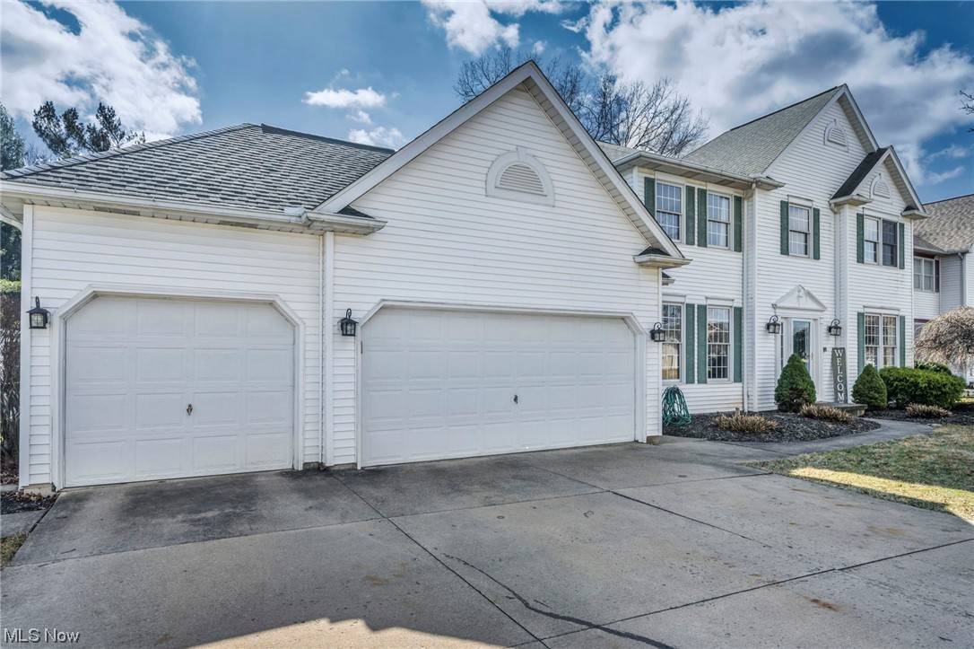 Olmsted Township, OH 44138,26971 Arbor LN
