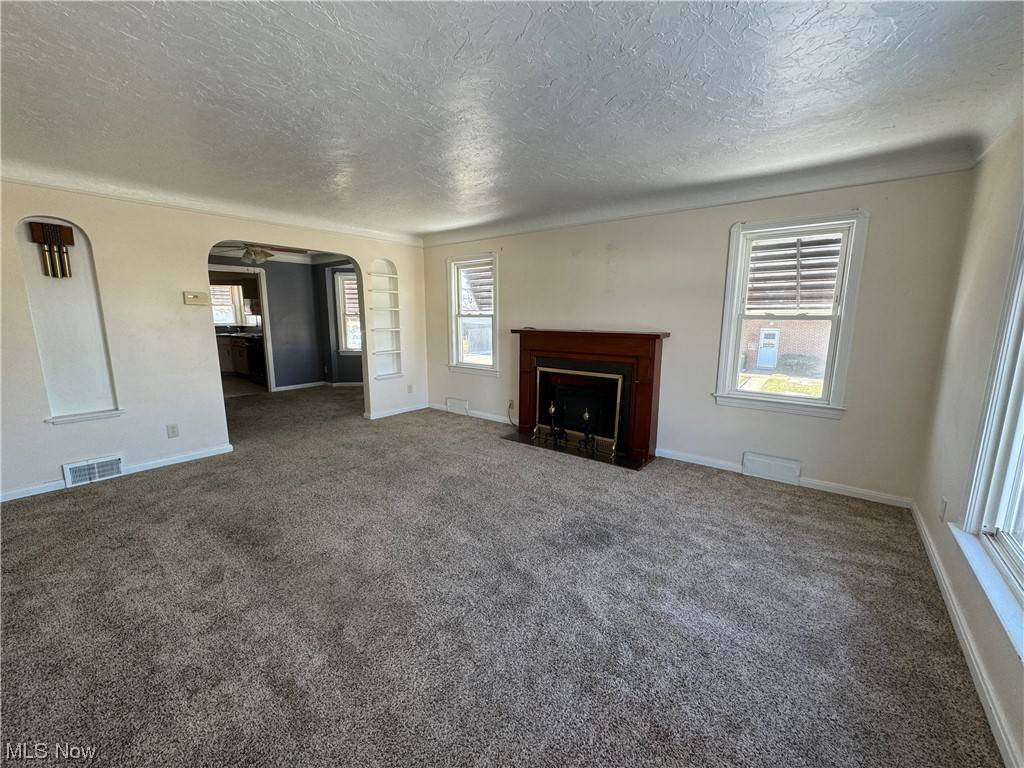 Parma, OH 44129,7607 Ridgefield