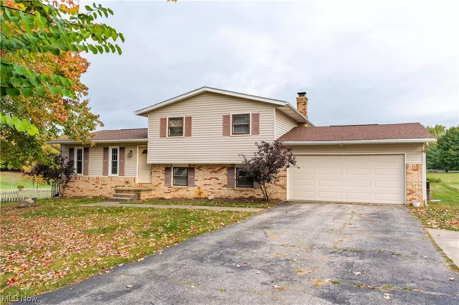 8581 Saybrook NW, North Canton, OH 44720