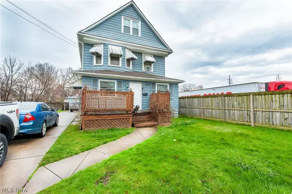 4017 E 54th ST, Newburgh Heights, OH 44105