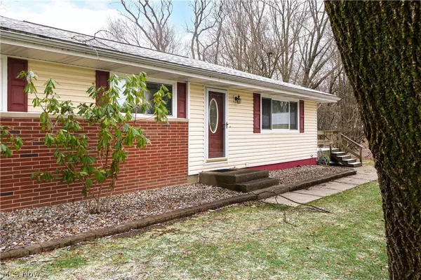 Uniontown, OH 44685,13210 Crestview CIR NW