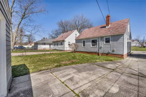 Warrensville Heights, OH 44128,4384 Ingleside RD