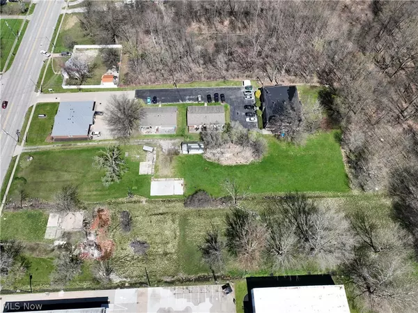 Lorain, OH 44053,4977-4985 Oberlin AVE