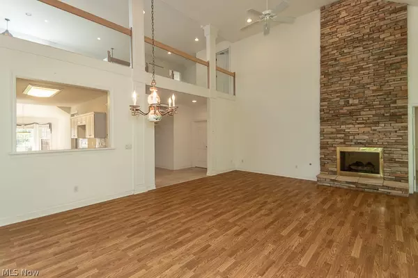 Highland Heights, OH 44143,374 W Glengary CIR