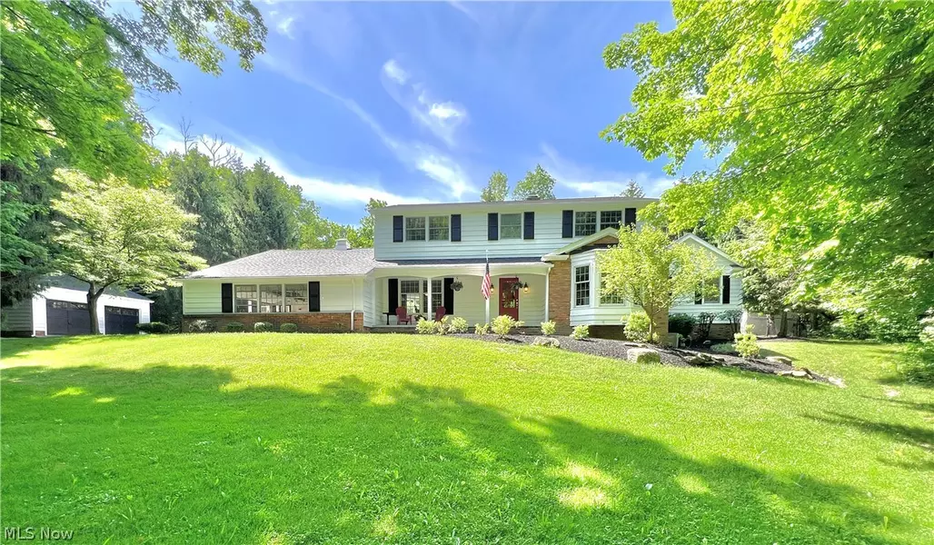 7860 Sugarbush LN, Gates Mills, OH 44040
