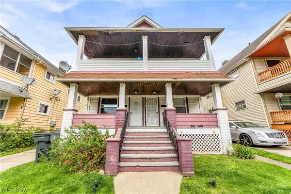 975 Yellowstone RD, Cleveland Heights, OH 44121