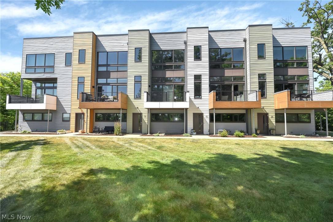 18871 Riversouth RD #31, Fairview Park, OH 44126