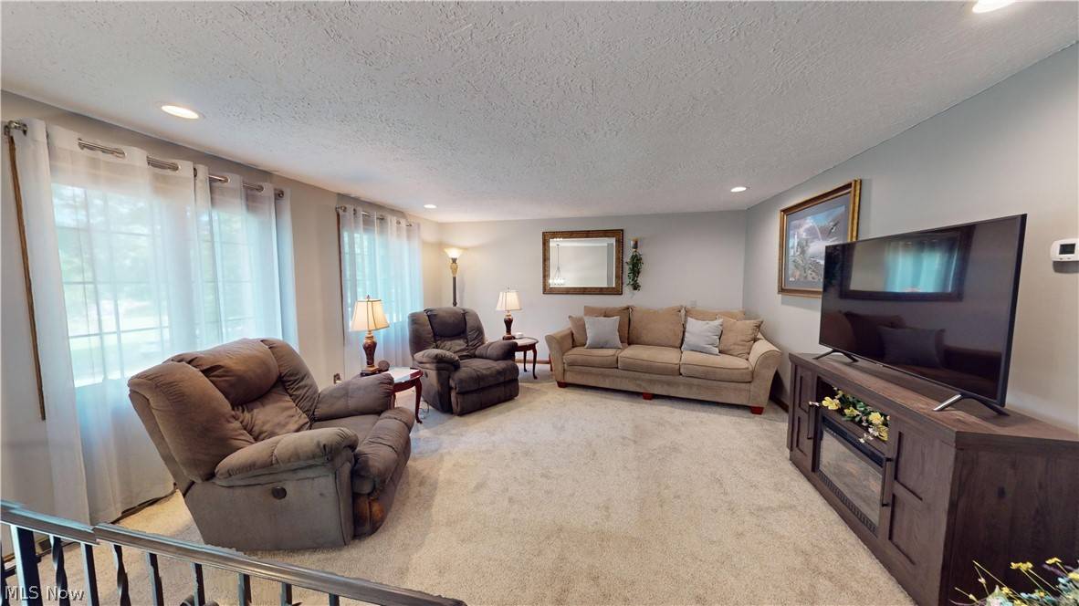 Uniontown, OH 44685,1310 Desert ST NE