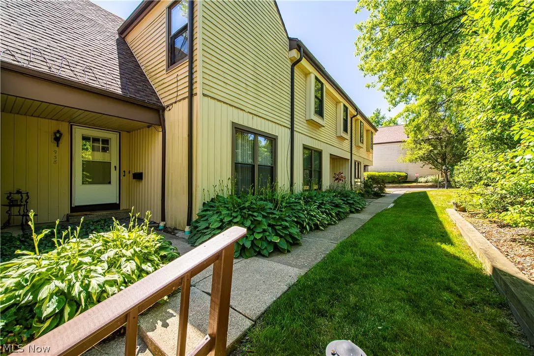 Mayfield Village, OH 44143,938 Som Center RD