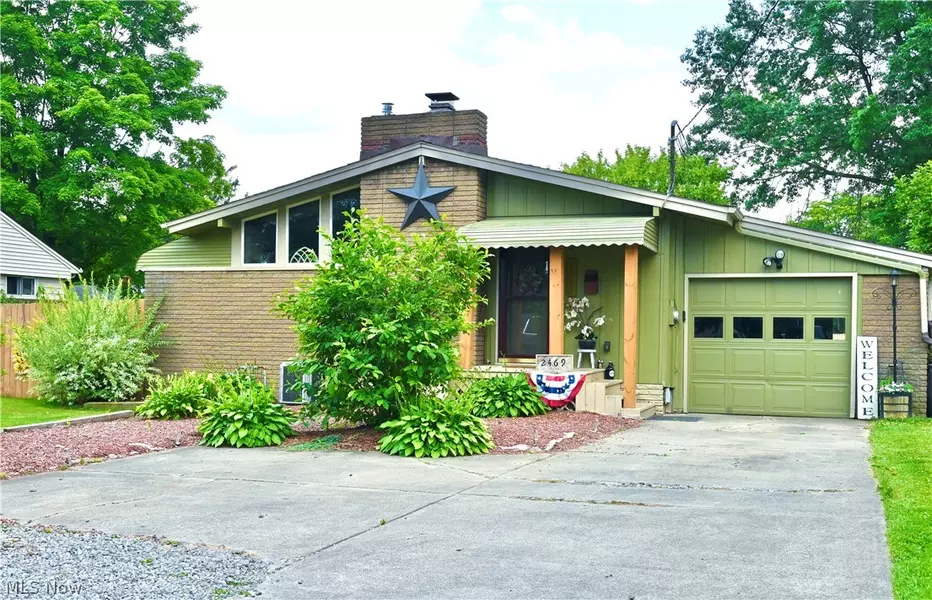 2469 Canfield RD, Youngstown, OH 44511