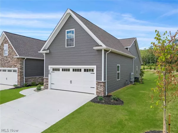 Canton, OH 44708,5880 Hawks Nest CIR NW #16C