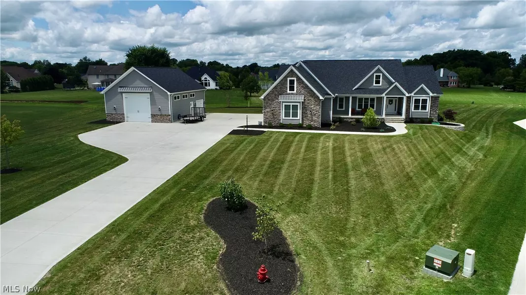 1538 Honey Badger LN, Valley City, OH 44280