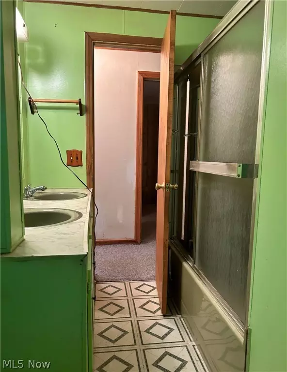 Vermilion, OH 44089,576 Highbridge RD