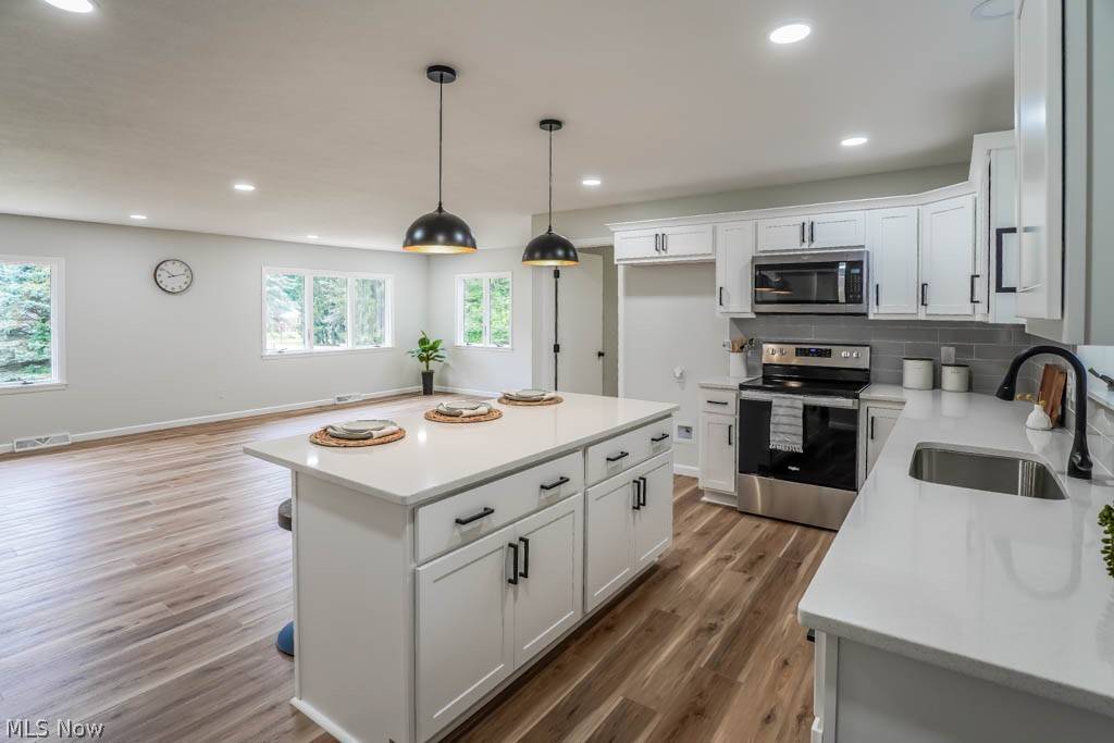 Tallmadge, OH 44278,369 Mark DR