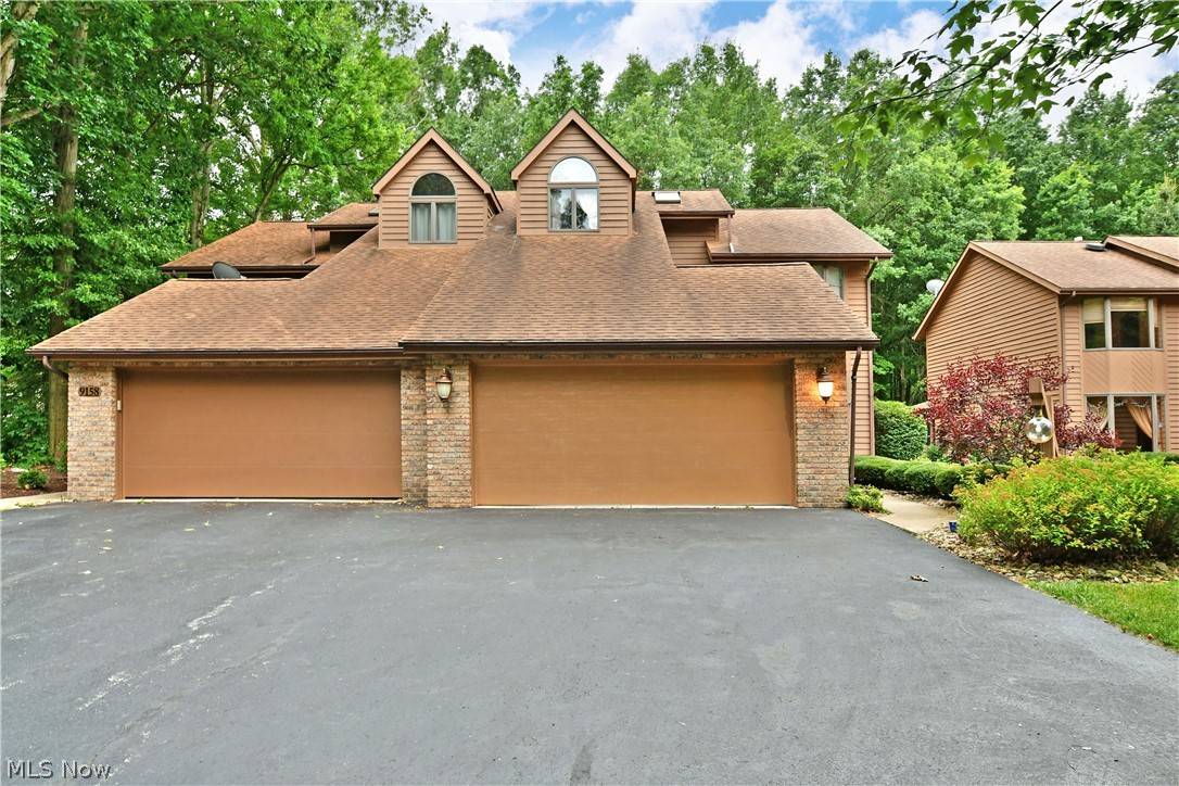 9154 Inverrary DR SE, Warren, OH 44484
