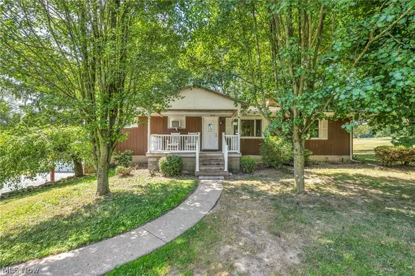 50251 Smith RD, Negley, OH 44441