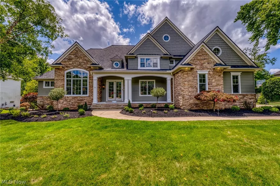 4855 Snow Blossom LN, Brecksville, OH 44141