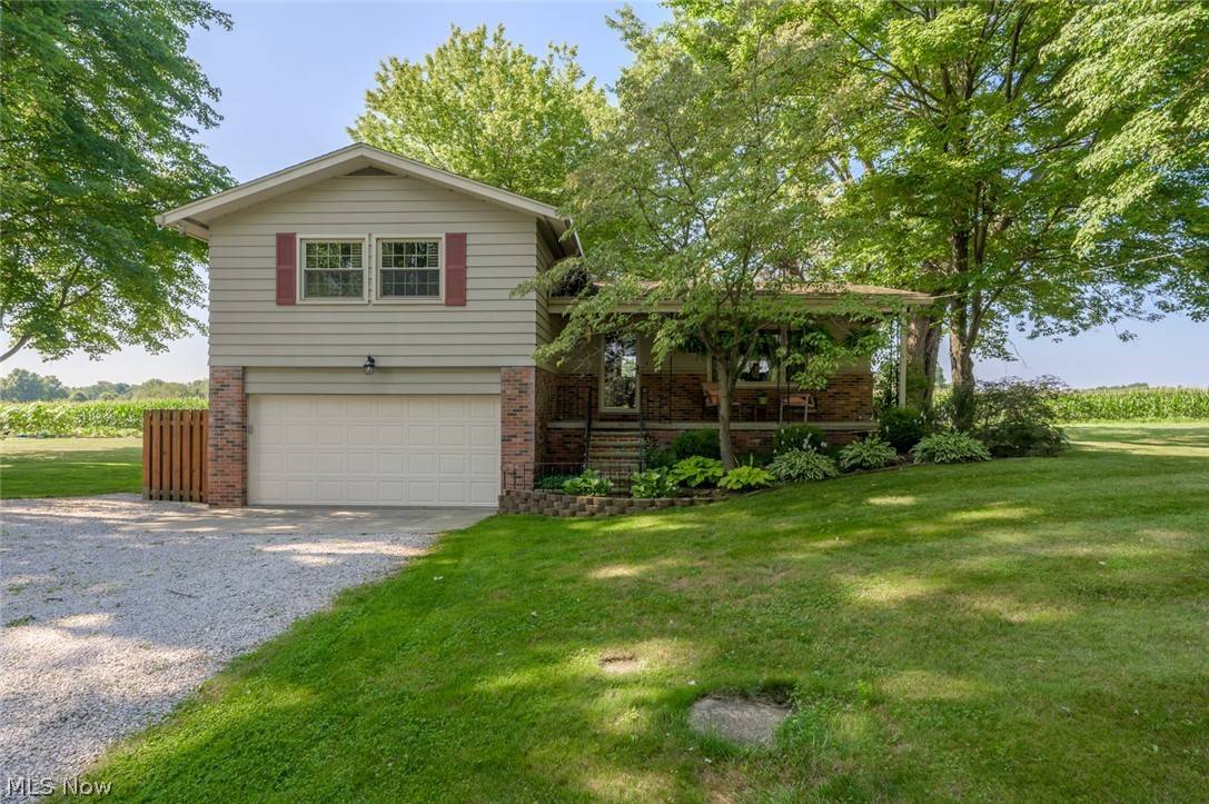 496 Howe RD, Brimfield, OH 44240