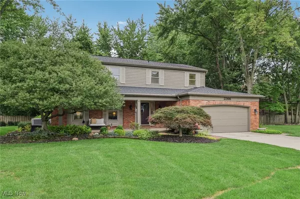 2366 Glen Valley DR,  Westlake,  OH 44145