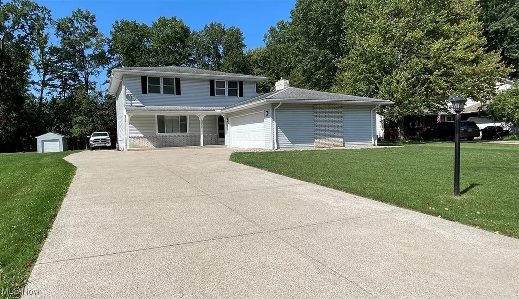 26690 Kingswood DR, Olmsted Falls, OH 44138