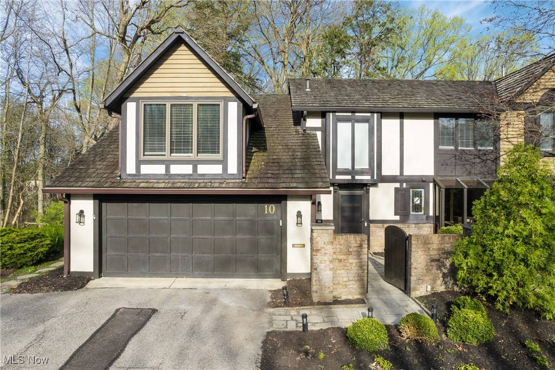 Rocky River, OH 44116,10 Hidden Valley DR #10