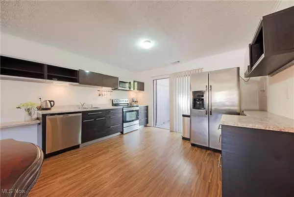 Northfield, OH 44067,1090 Fleetwood DR #B