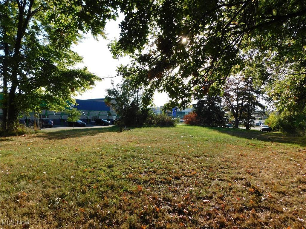 Willoughby Hills, OH 44092,2811 Bishop RD