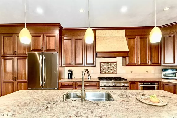 Chagrin Falls, OH 44023,16870 Knolls WAY