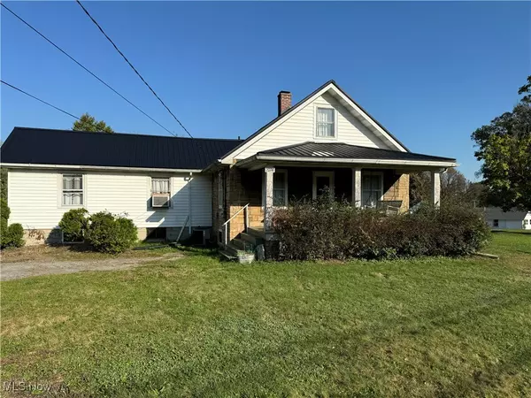 2074 State Route 165, East Palestine, OH 44413