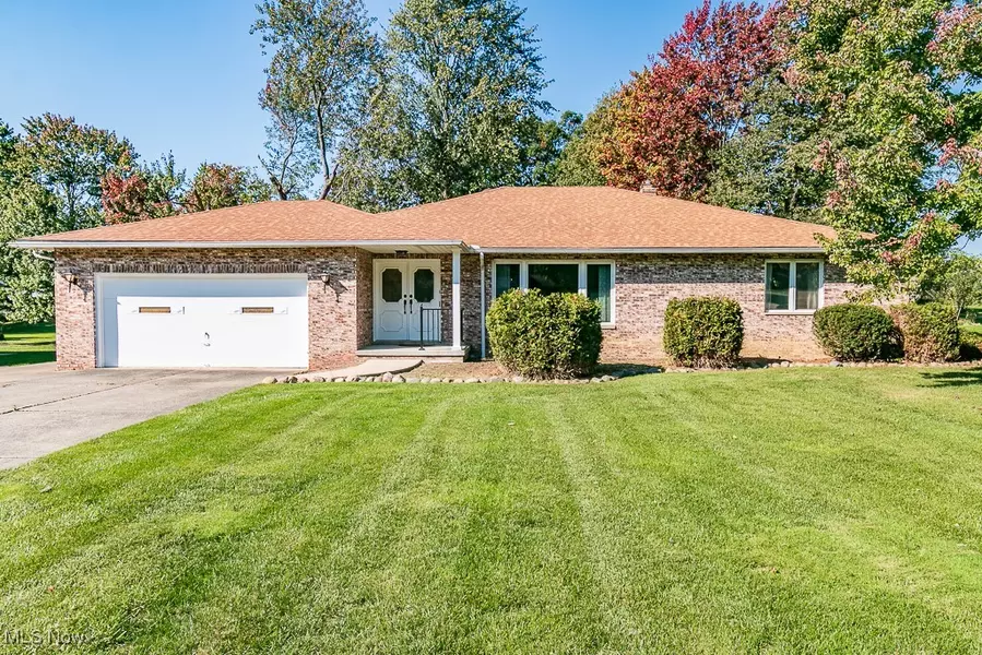 2832 Fowler DR, Willoughby Hills, OH 44094