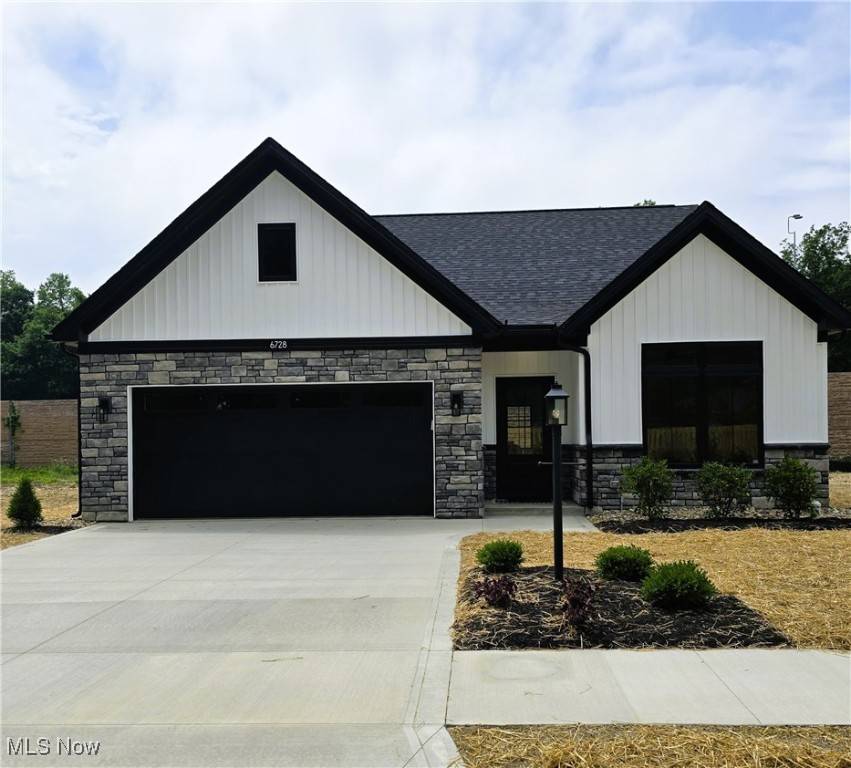 6728 Benedict DR, Middleburg Heights, OH 44130
