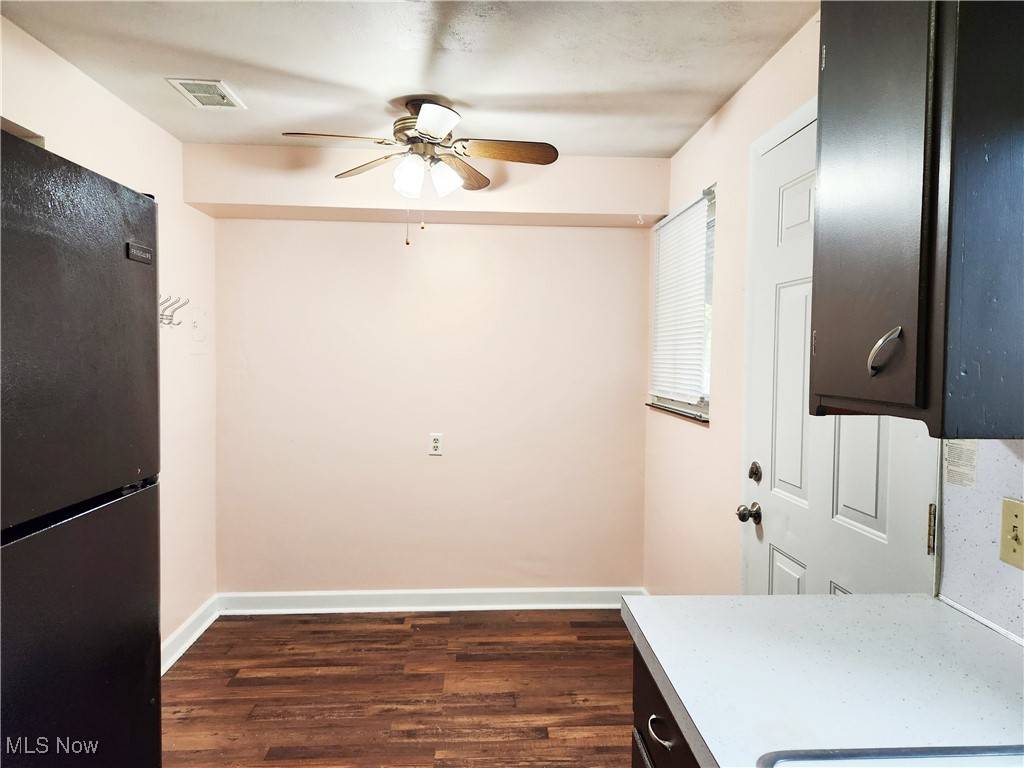 Cuyahoga Falls, OH 44221,476 Graham RD