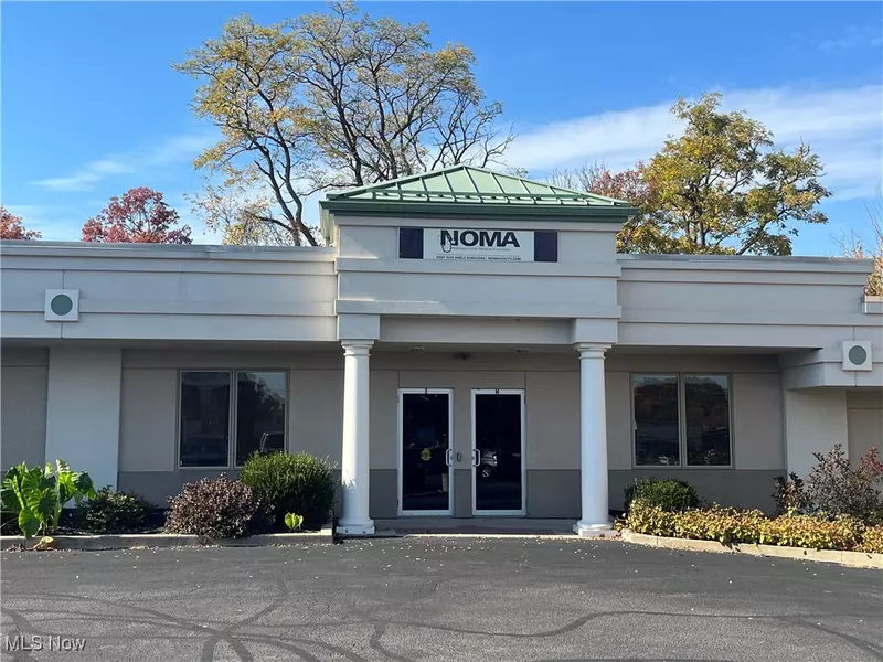 2950 W Market ST, Fairlawn, OH 44333