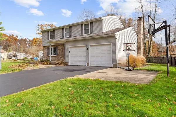 Warren, OH 44484,9239 Briarbrook DR NE