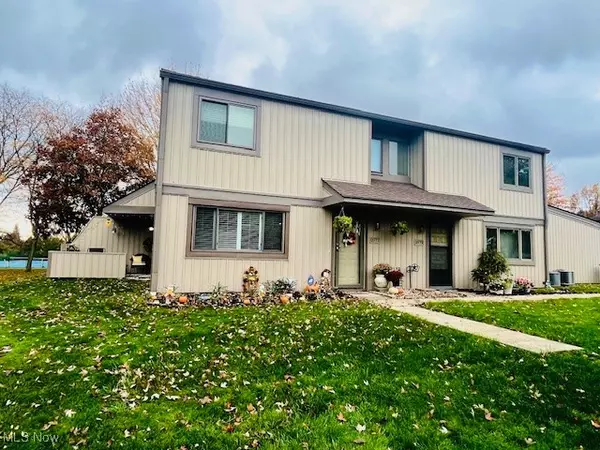 11977 Harbour Light DR, North Royalton, OH 44133