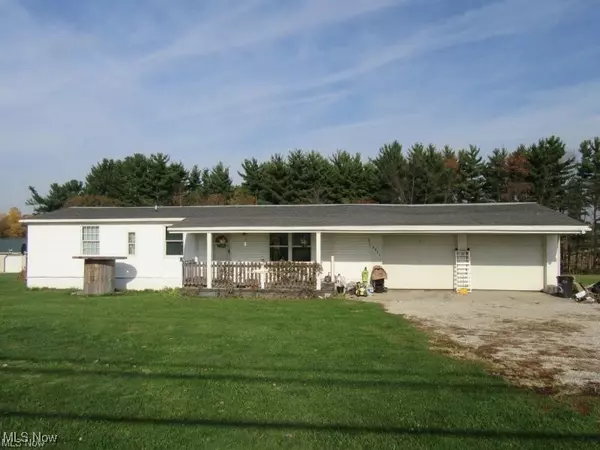 2835 Adamsville RD, Zanesville, OH 43701