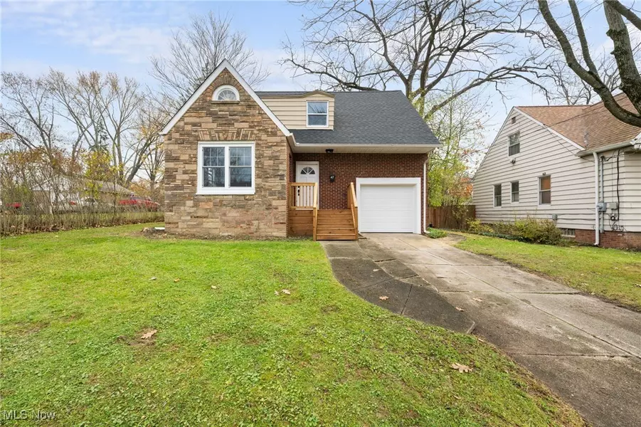 47 Avalon DR, Bedford, OH 44146