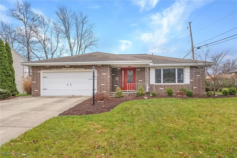 14215 Pawnee TRL, Middleburg Heights, OH 44130