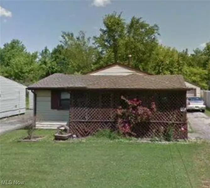 338 Iowa AVE, Girard, OH 44420