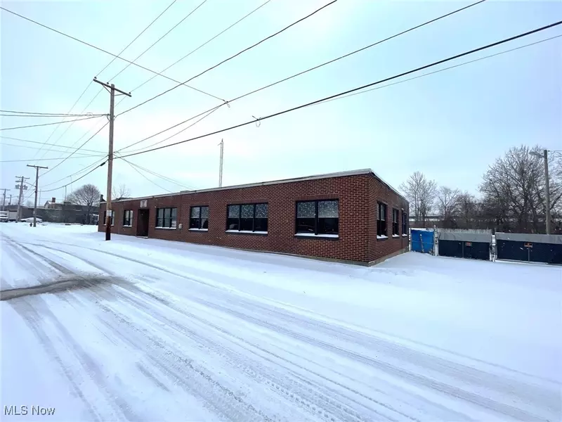 2318 13th ST NE, Canton, OH 44705