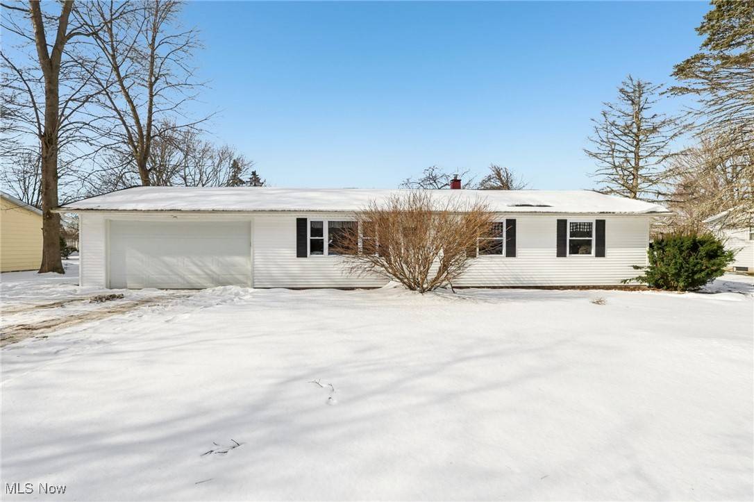 6879 Arlene DR, North Kingsville, OH 44030